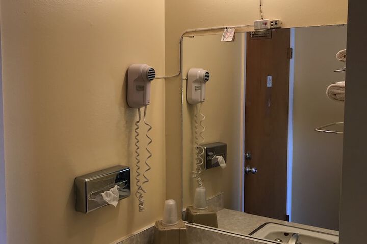 Room 13 of 25