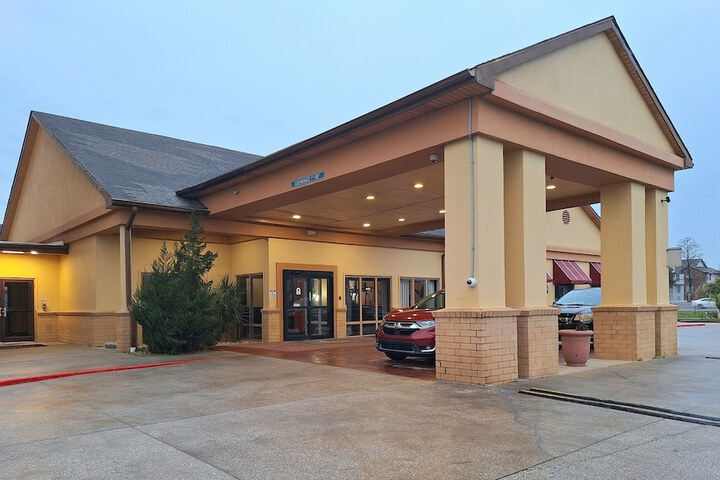 Hotel 2 of 34