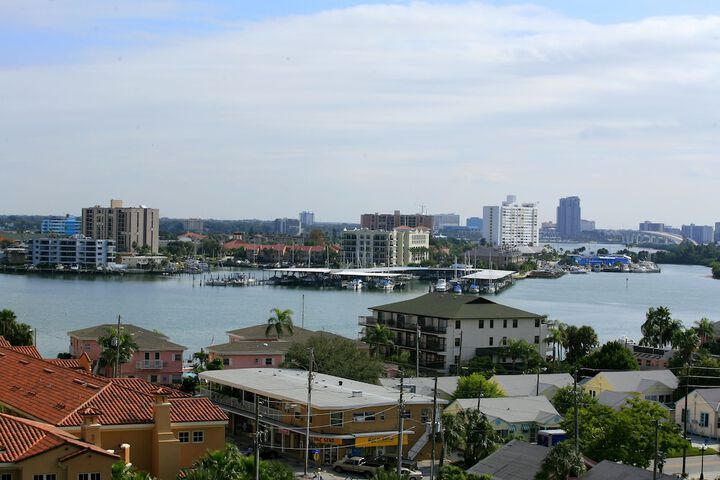 Sandpearl Resort