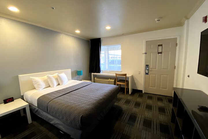 Room 18 of 23