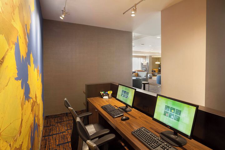 Business Center 66 of 68
