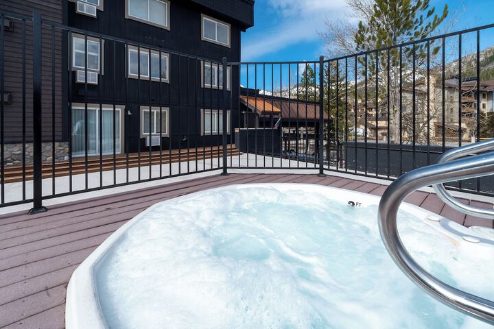 Red Wolf Lodge at Olympic Valley
