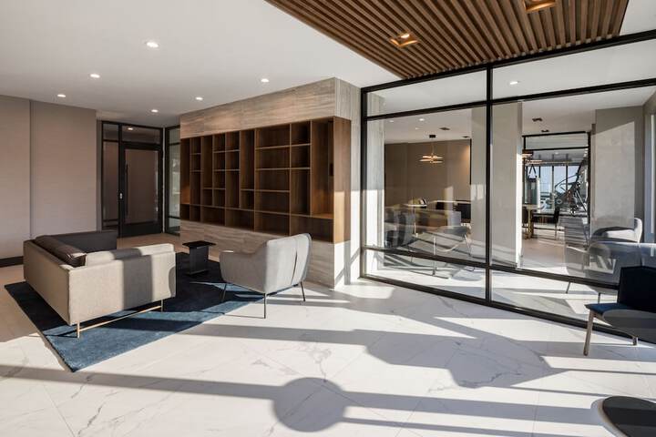 Global Luxury Suites at the Arches