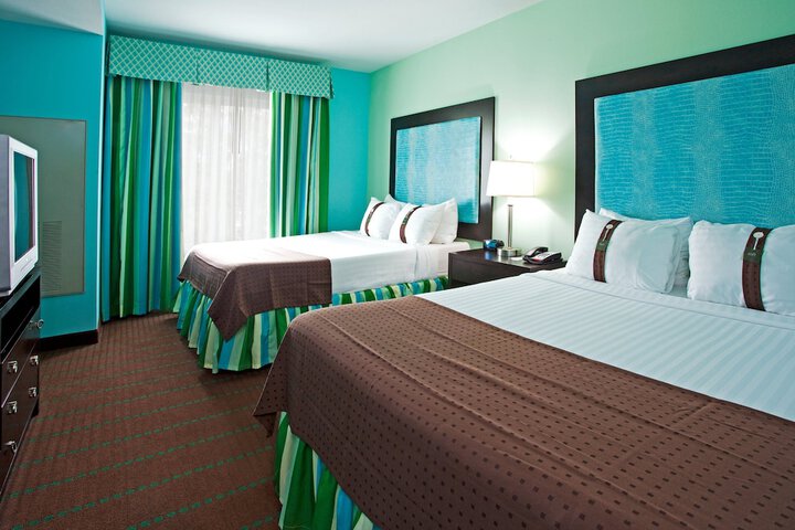 Room 9 of 35