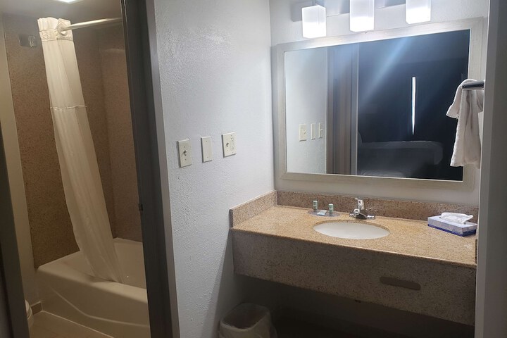 Room 15 of 21