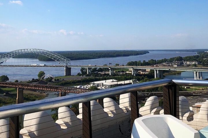 Hu. Hotel
