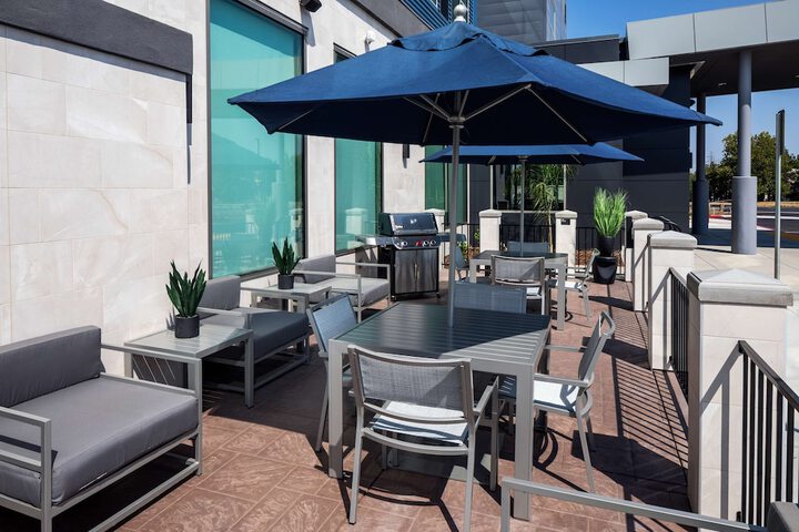 Terrace/Patio 36 of 37