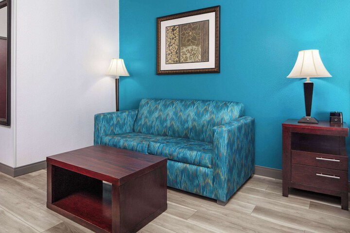 La Quinta Inn & Suites by Wyndham Woodward