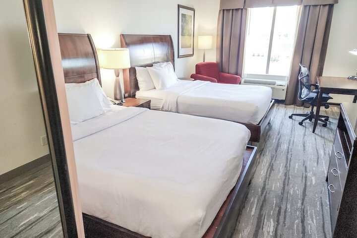 Room 17 of 33