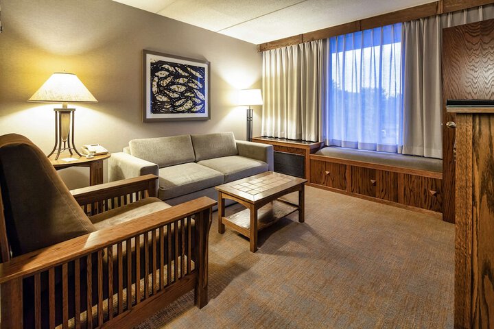 DoubleTree by Hilton Libertyville - Mundelein
