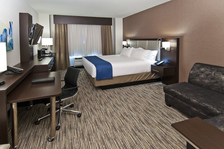 Room 32 of 57