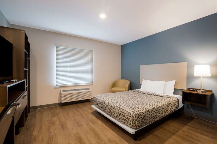 WoodSpring Suites Moreno Valley