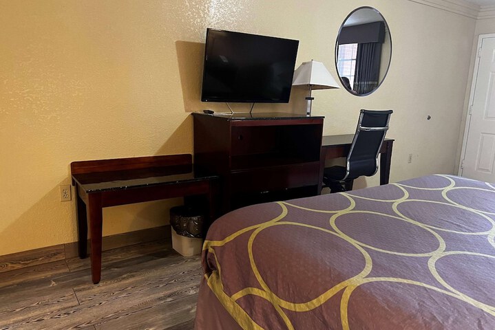 Room 7 of 24