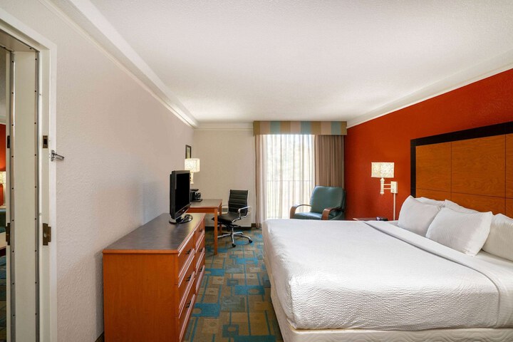 Room 29 of 60