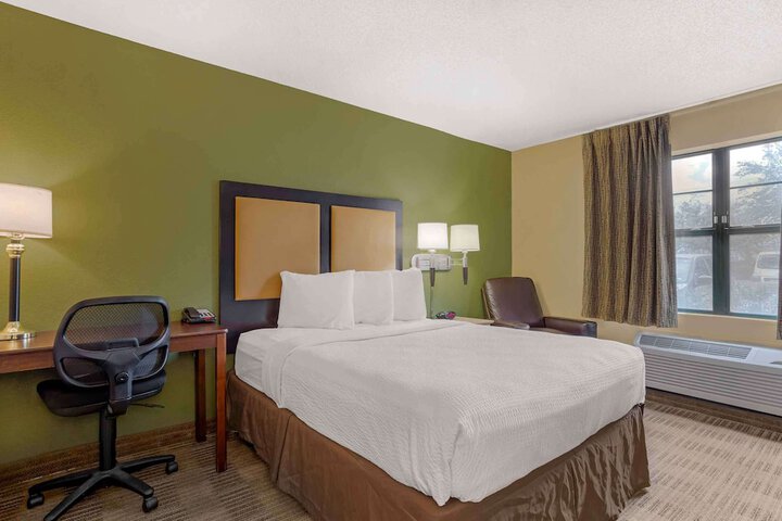 Room 20 of 27
