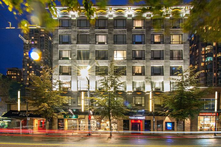 Hotel 5 of 50