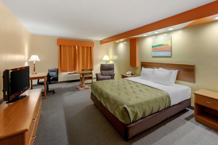 Room 16 of 40