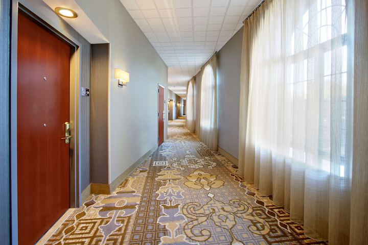 Room 32 of 73