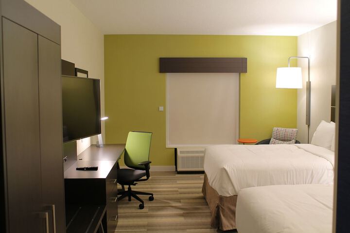 Room 25 of 63