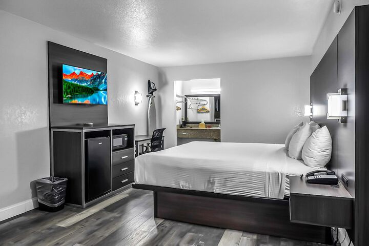 Room 17 of 31