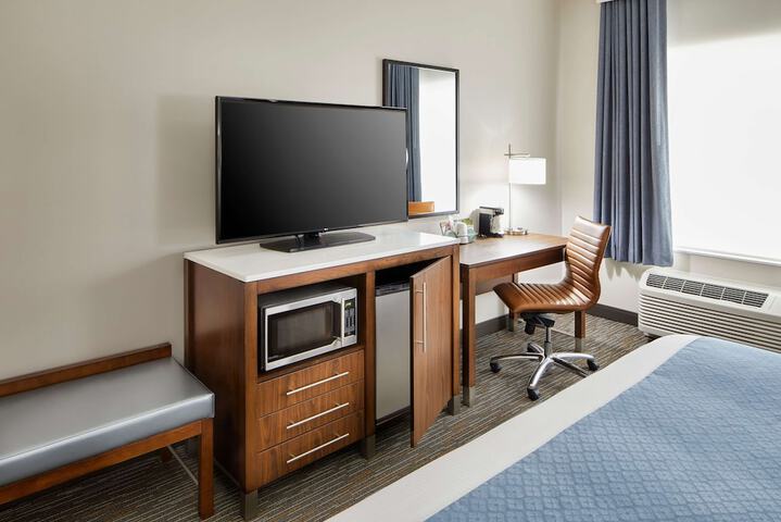 Wingate by Wyndham Hurricane WV