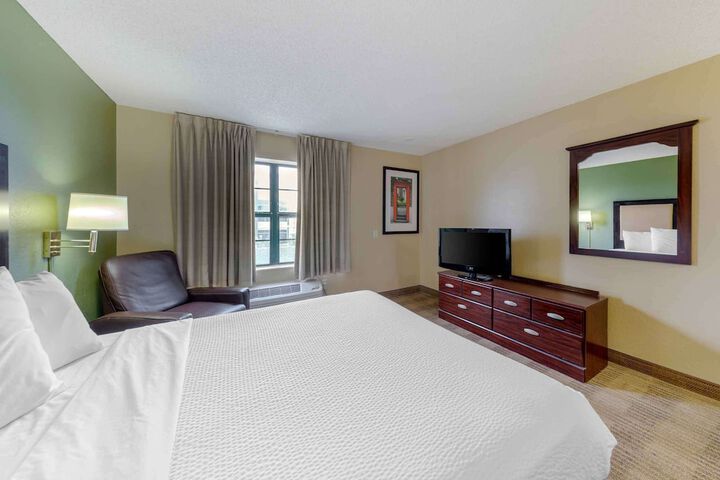 Room 17 of 27