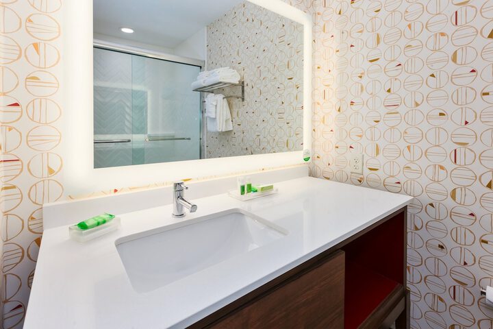 Holiday Inn & Suites Toledo Southwest - Perrysburg by IHG
