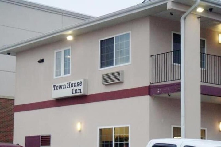 Hotel 3 of 27