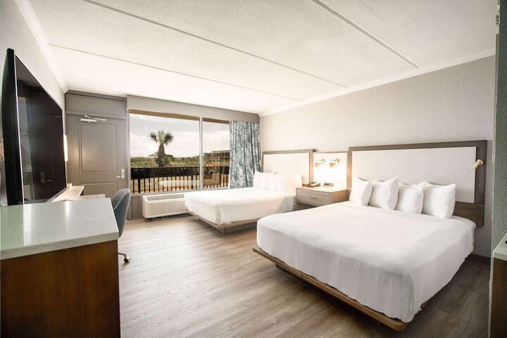 Room 21 of 46