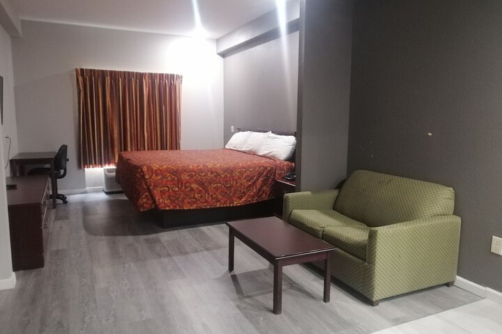 Room 16 of 22