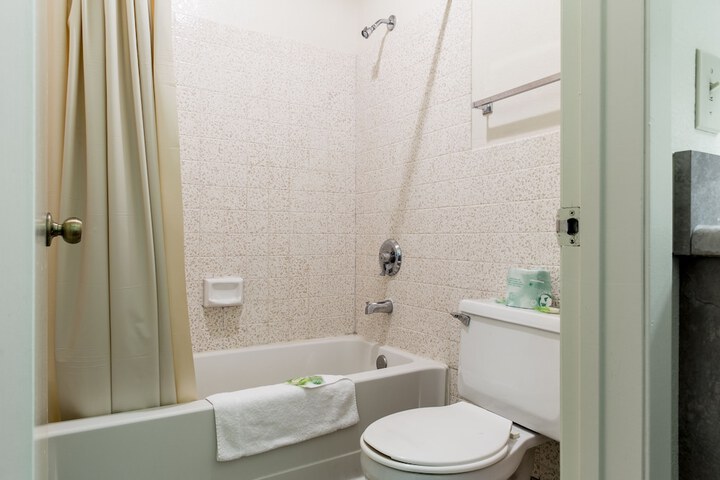 Premier Inns Thousand Oaks
