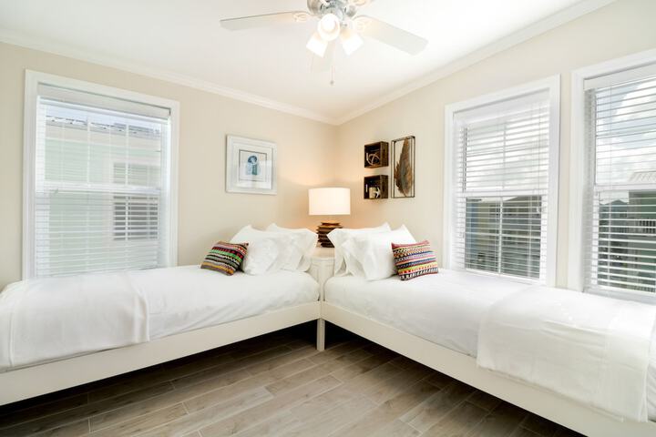 Room 11 of 21