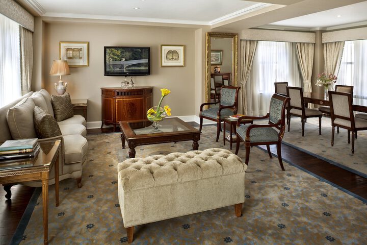 Hotel Plaza Athenee
