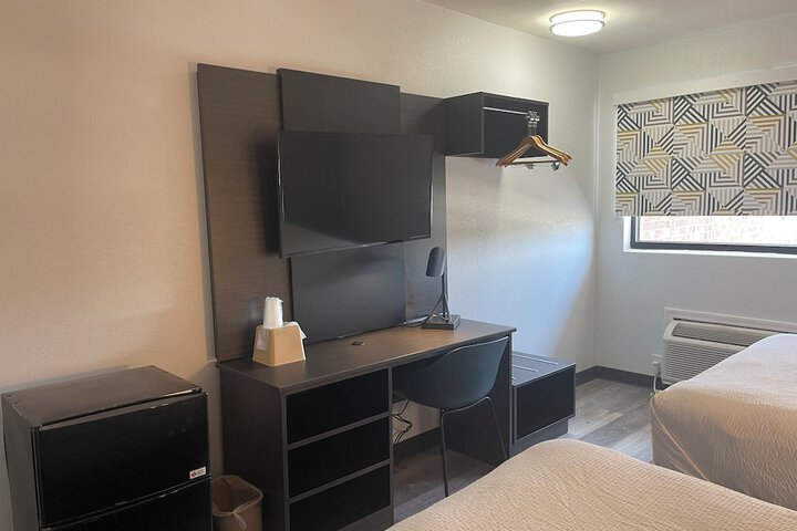 Room 12 of 18