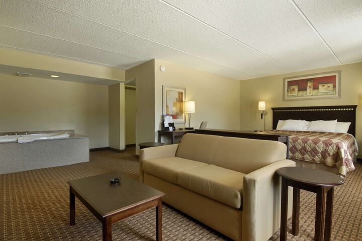 Room 22 of 35