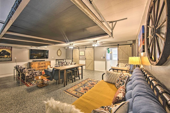 Happy Trails Hideout w / New Bunk House & Hot Tub!