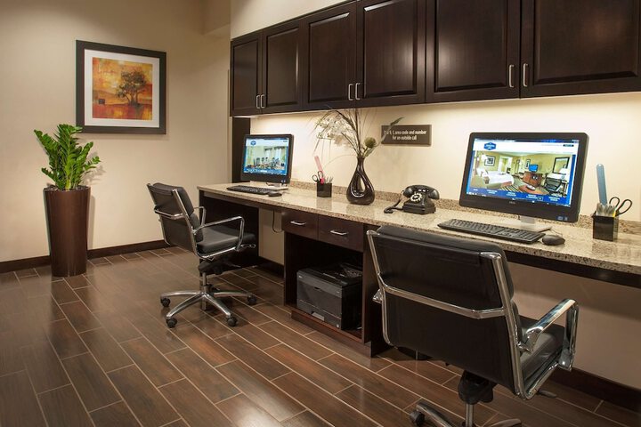 Business Center 29 of 29