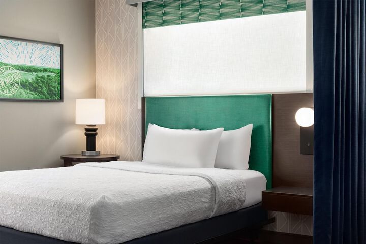 Home2 Suites by Hilton Farmington / Bloomfield