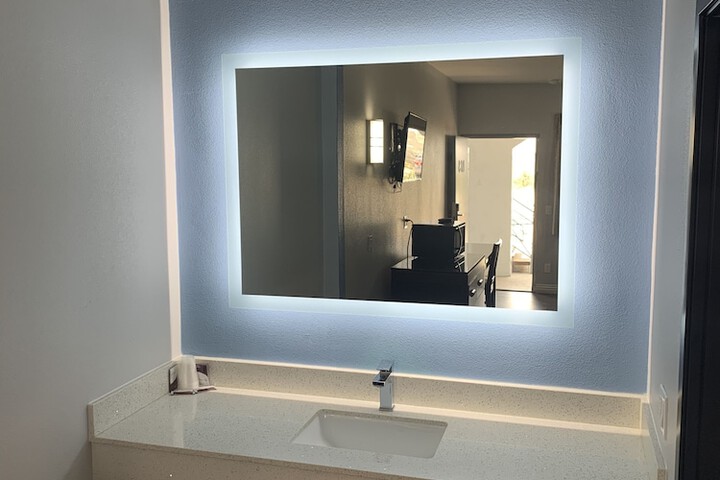Room 30 of 38