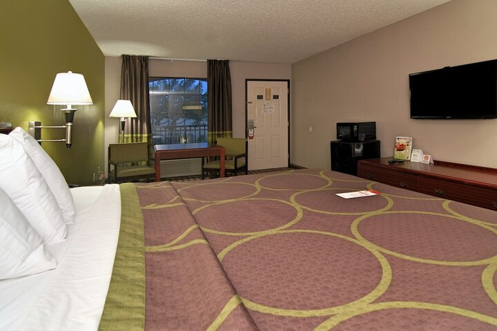 Room 18 of 30