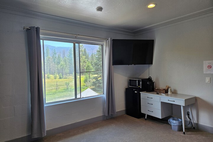 Room 9 of 26