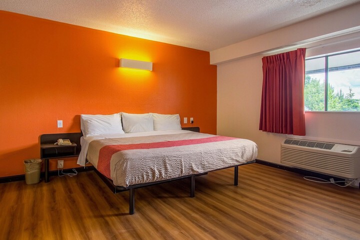 Motel 6 Ashland OH