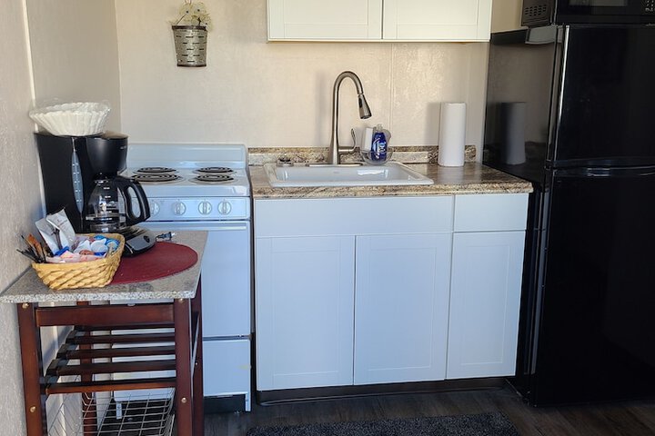Lamplighter Cabins & Suites