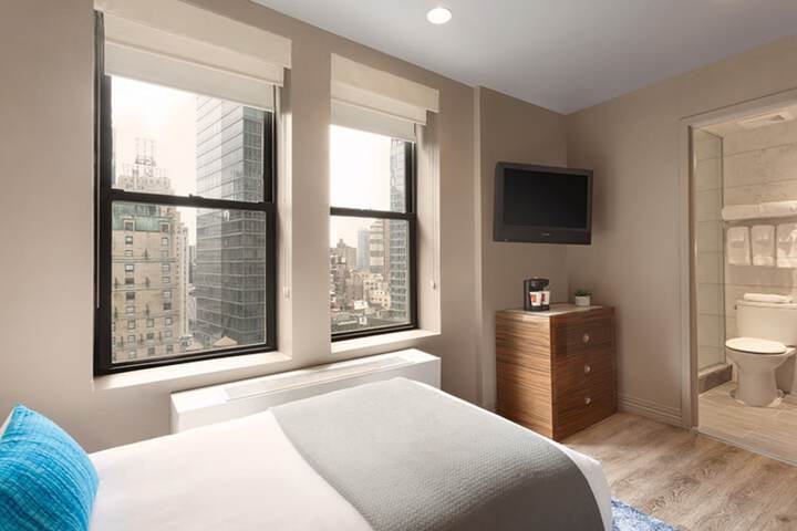 Room 13 of 53
