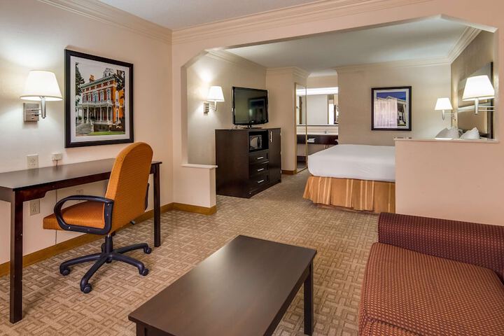 Room 10 of 22