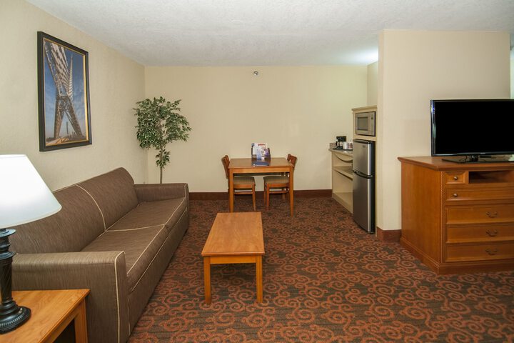 Room 26 of 40