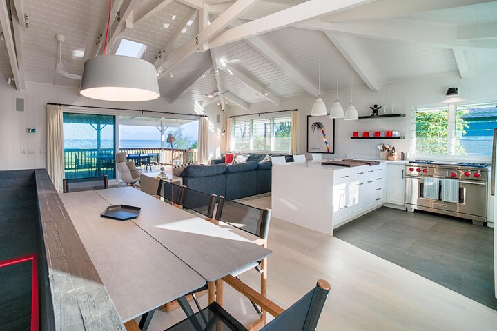 Hanalei Beachfront 3 Bedroom Home by RedAwning