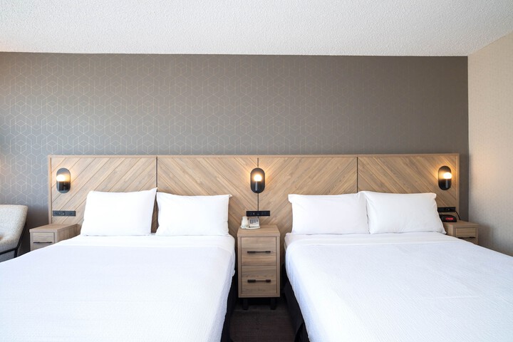 Room 13 of 28