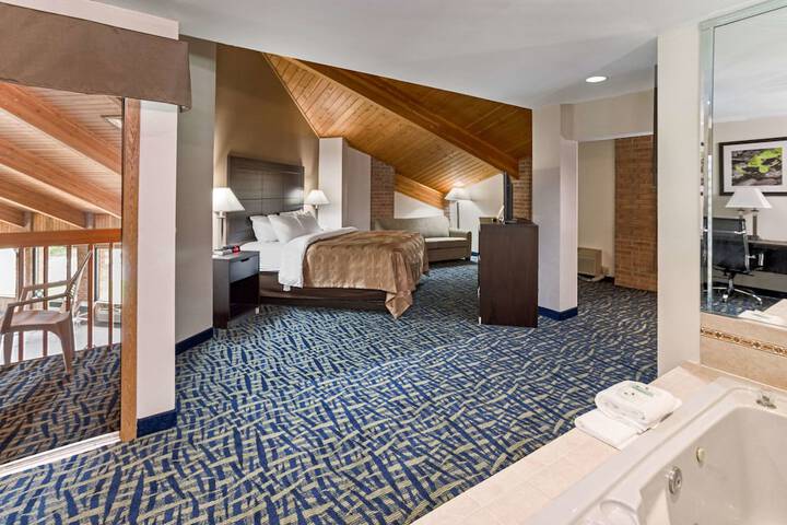 Room 25 of 38