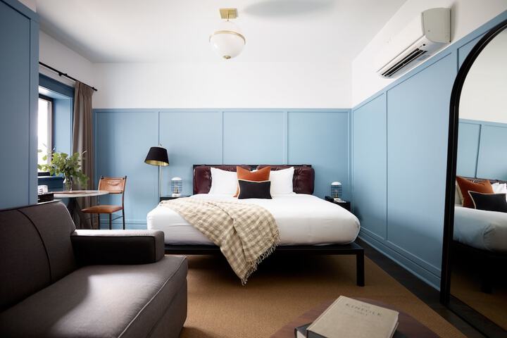 Room 27 of 36
